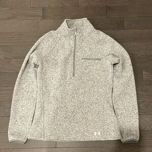 Under armour women sweatshirt .Size M